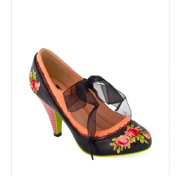English Roses Embroidered Pumps by Banned Retro - Picture 1 of 10